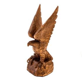 Figure eagle carved